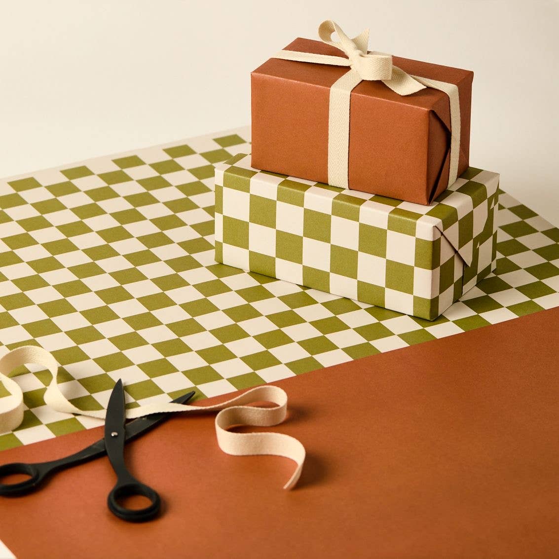 Green Checkerboard & Cinnamon Plain gift wrapping paper