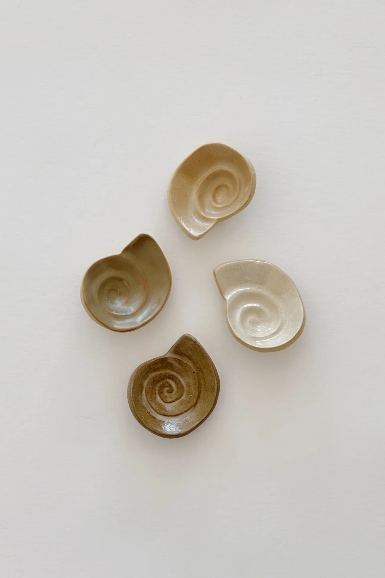 Curio Mini Ceramic Shell Dish