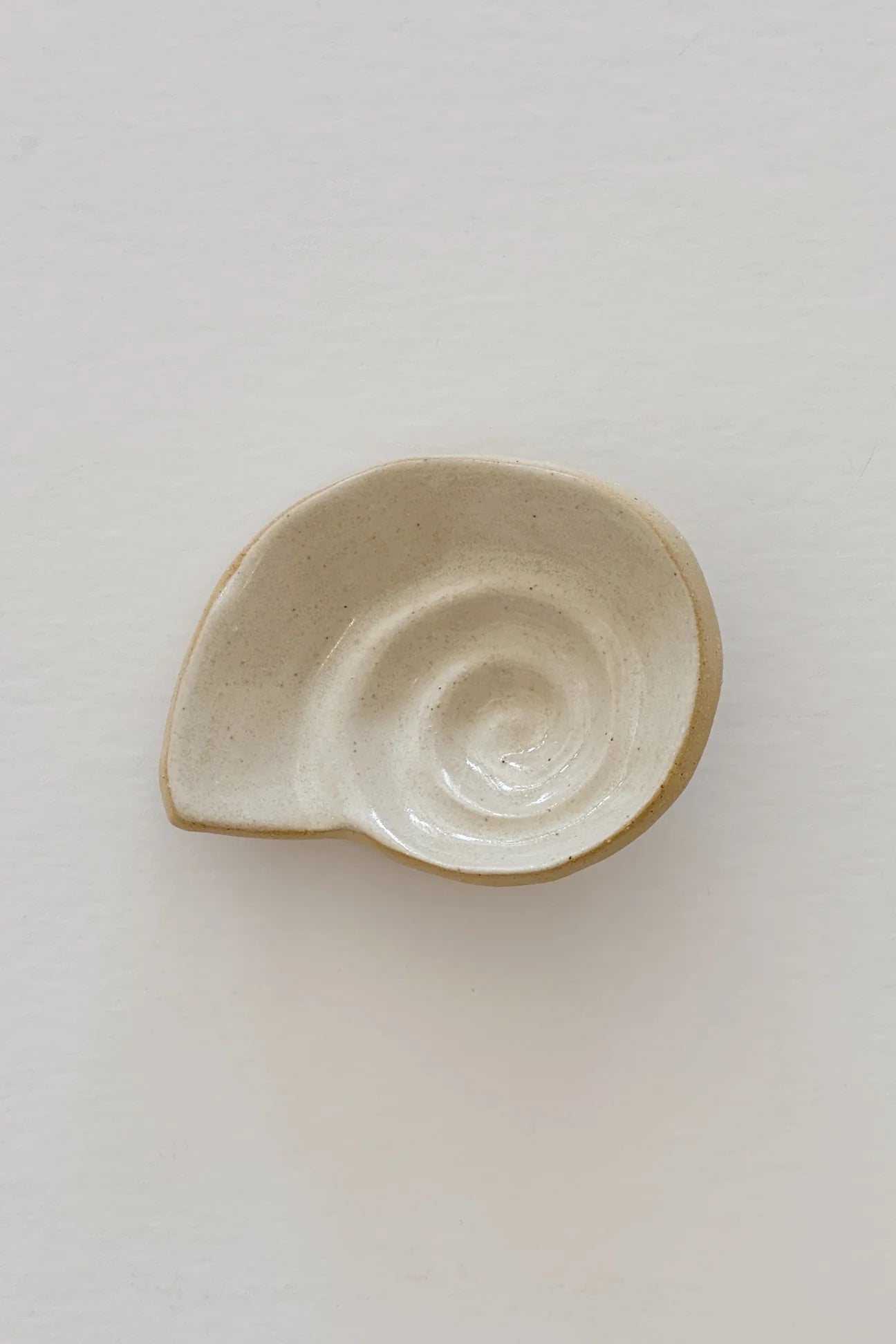 Curio Mini Ceramic Shell Dish