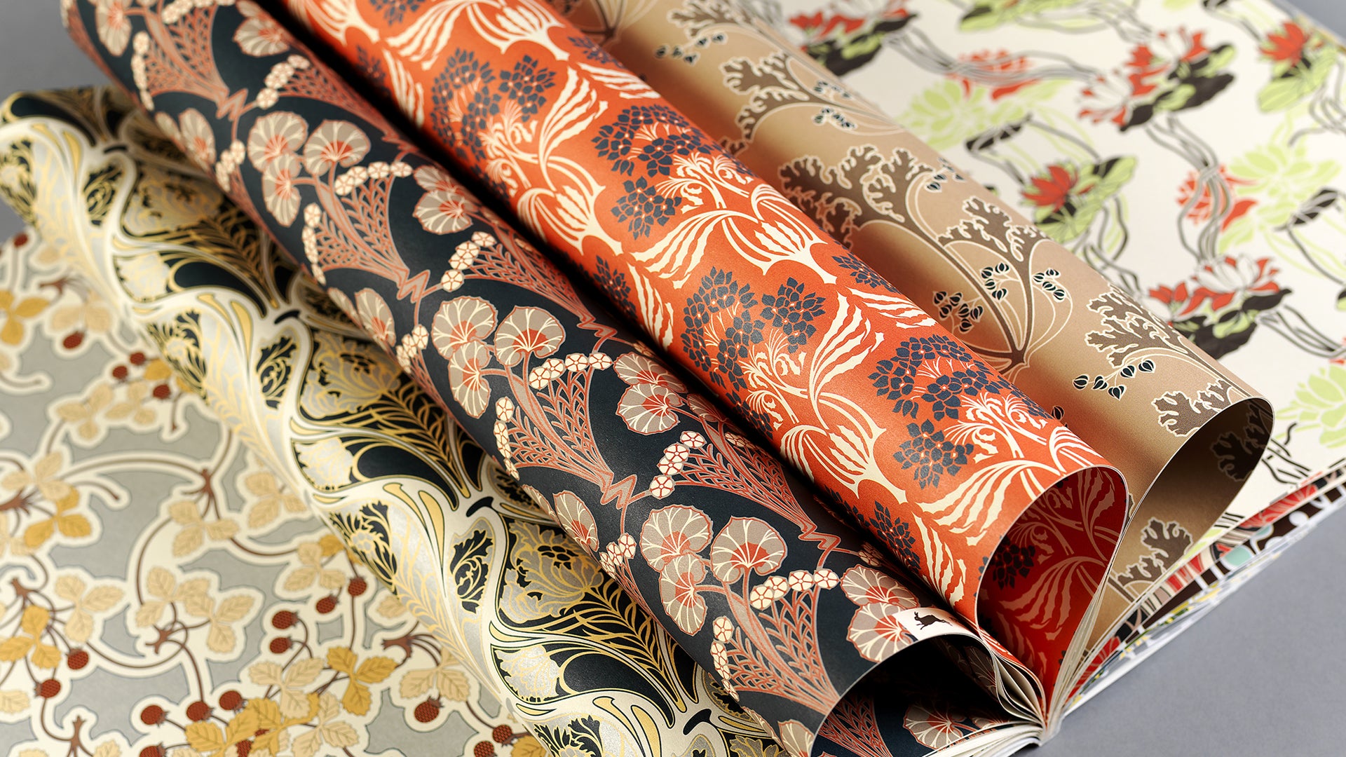 Gift Wrap and Creative Paper Book / Art Nouveau