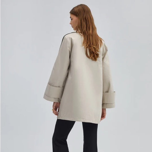 Pocket Detail Light Jacket / Cream