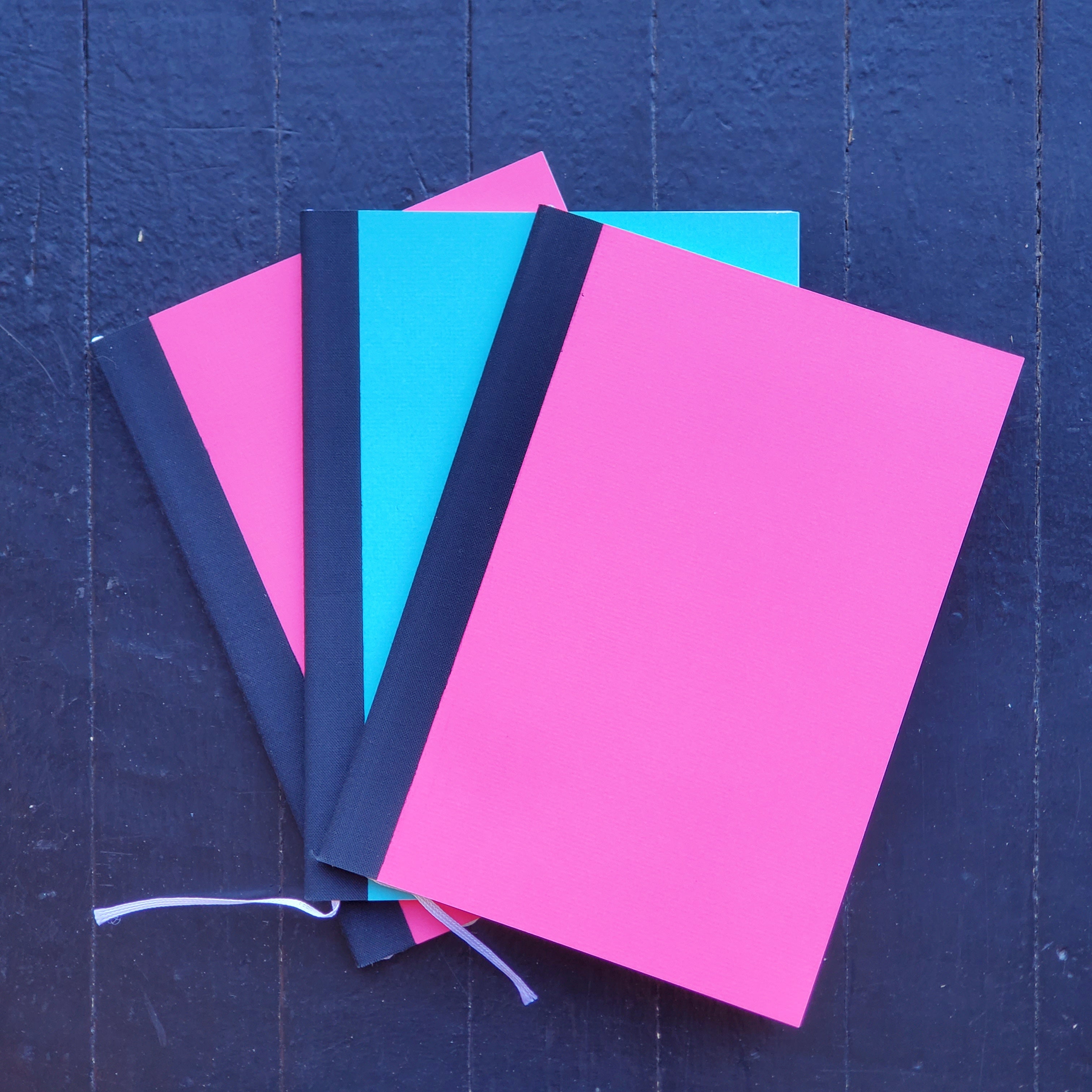 Classiky Thread Stitching Notebook / Ruled / Fuchsia