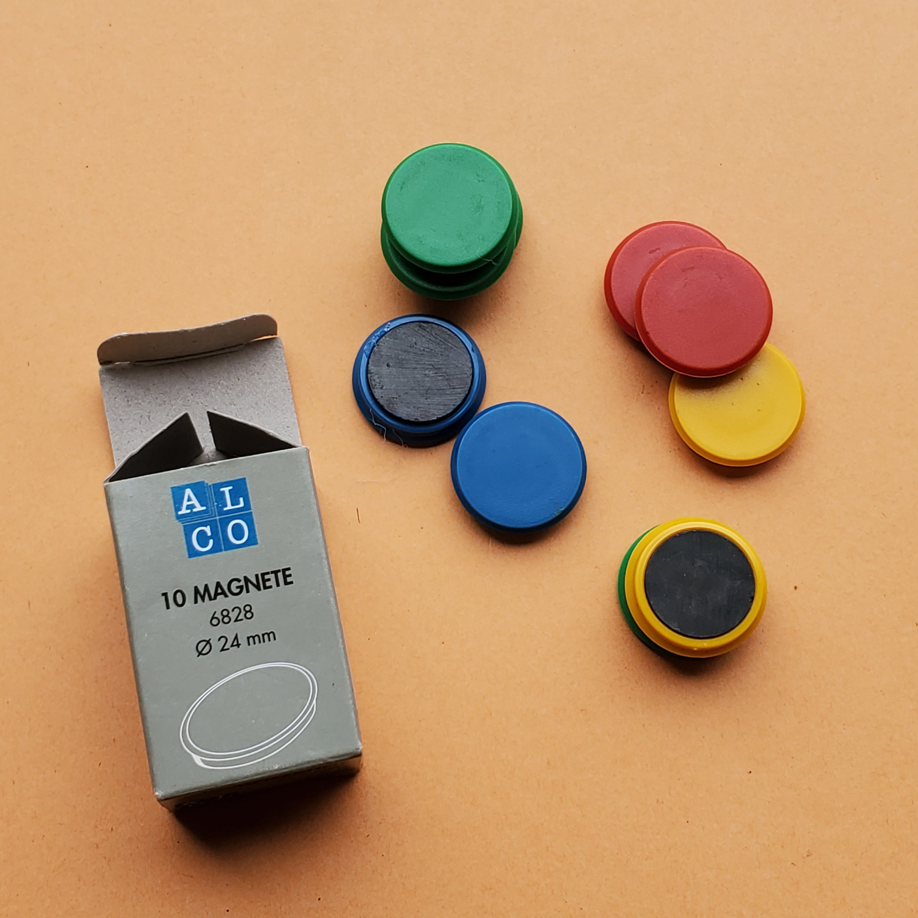 Vintage Round Magnets / Set of 10 / Assorted Colors