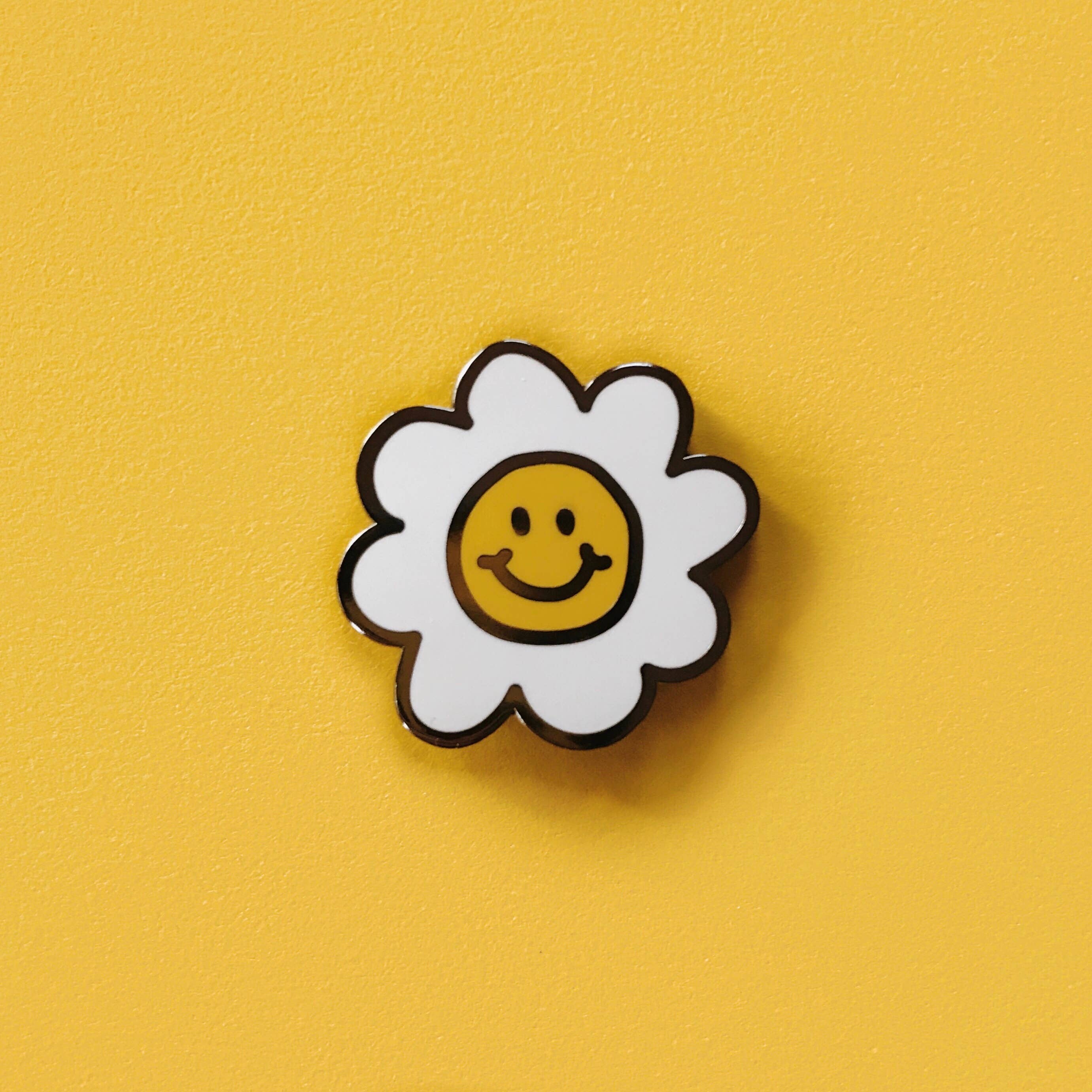 Daisy Flower Enamel Pin