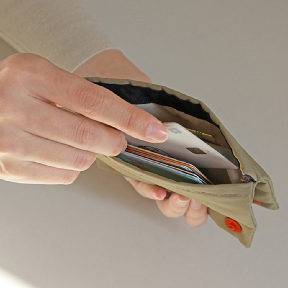 Two-Button Wallet