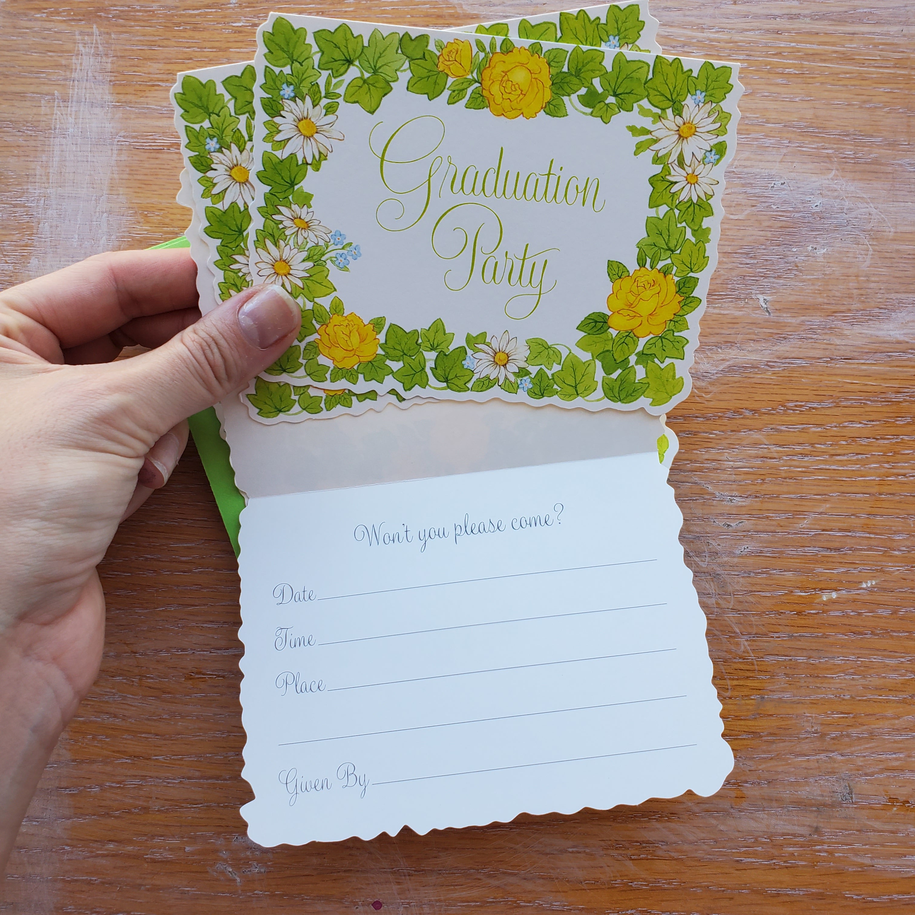 Vintage Floral "Graduation Party" Invitations | Set of 8