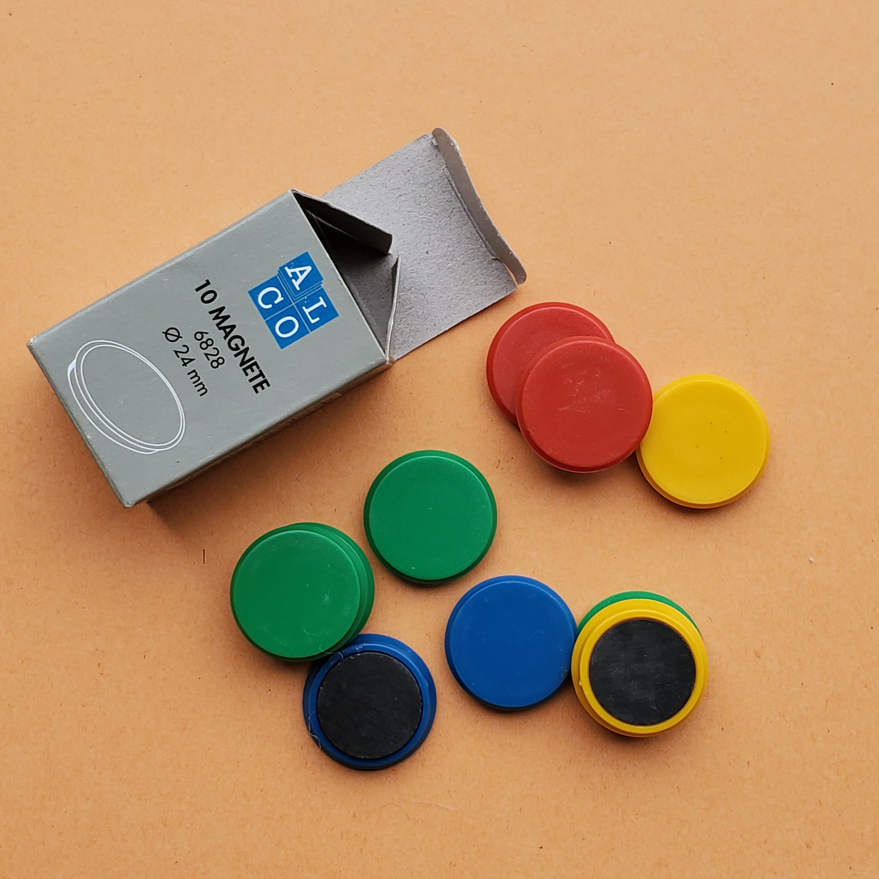 Vintage Round Magnets / Set of 10 / Assorted Colors