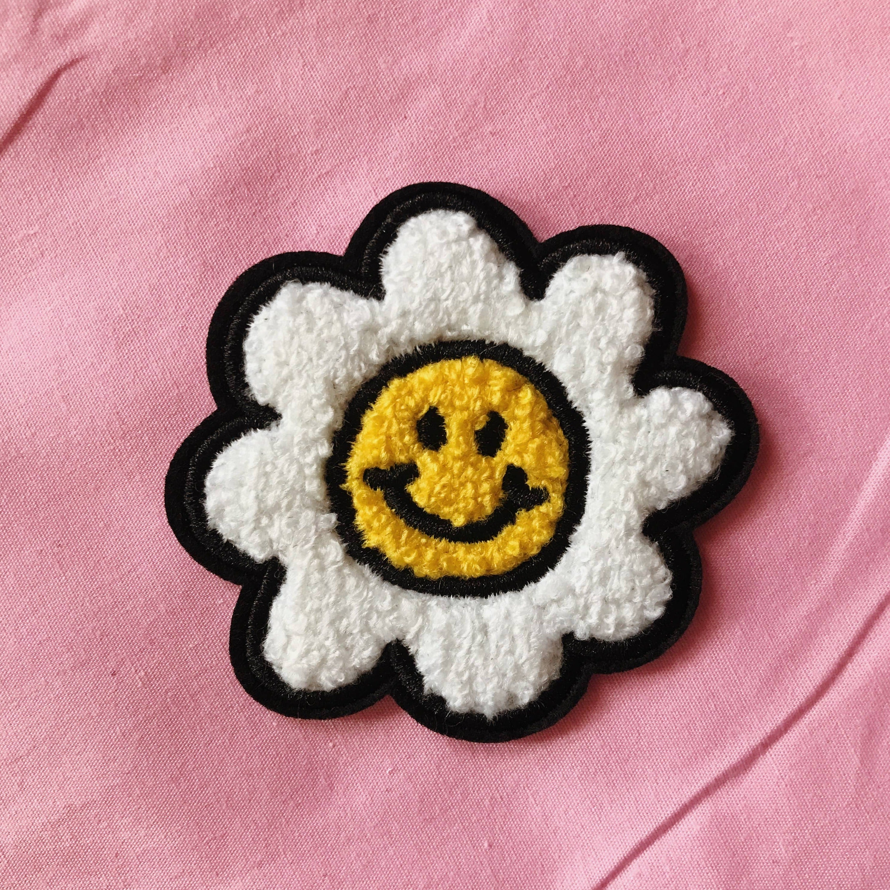 Daisy Flower Iron On Chenille Patch